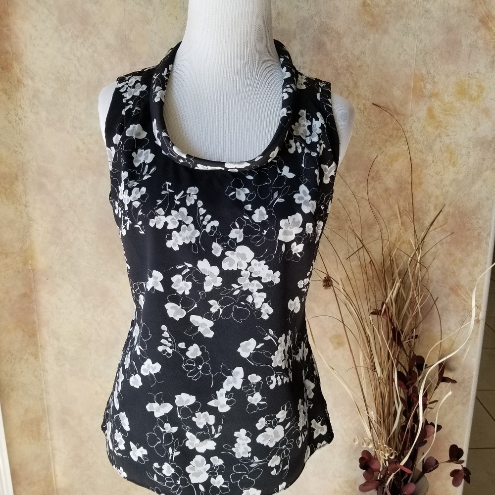 2 for $20 Banana Republic floral sleeveless blouse
